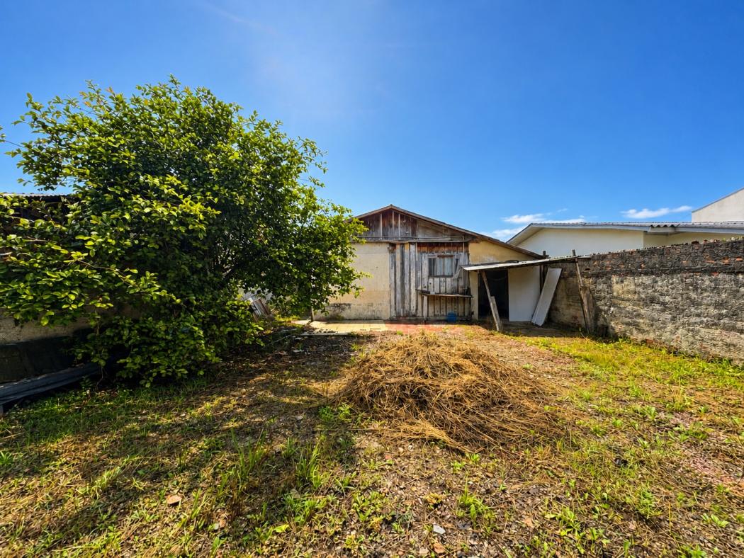  - OPORTUNIDADE NO XAXIM – TERRENO COM EXCELENTE POTENCIAL CONSTRUTIVO - 12x27 324m² de Área total