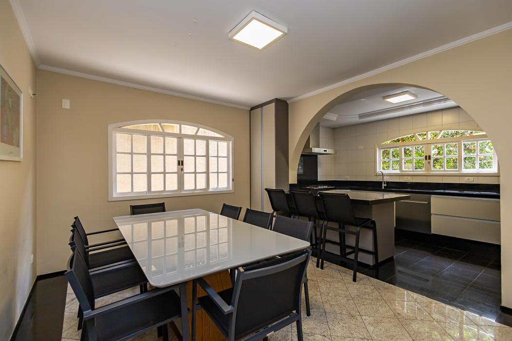 Casa em CURITIBA - PR, no bairro CAMPO COMPRIDO - Referência V00024-AL0F