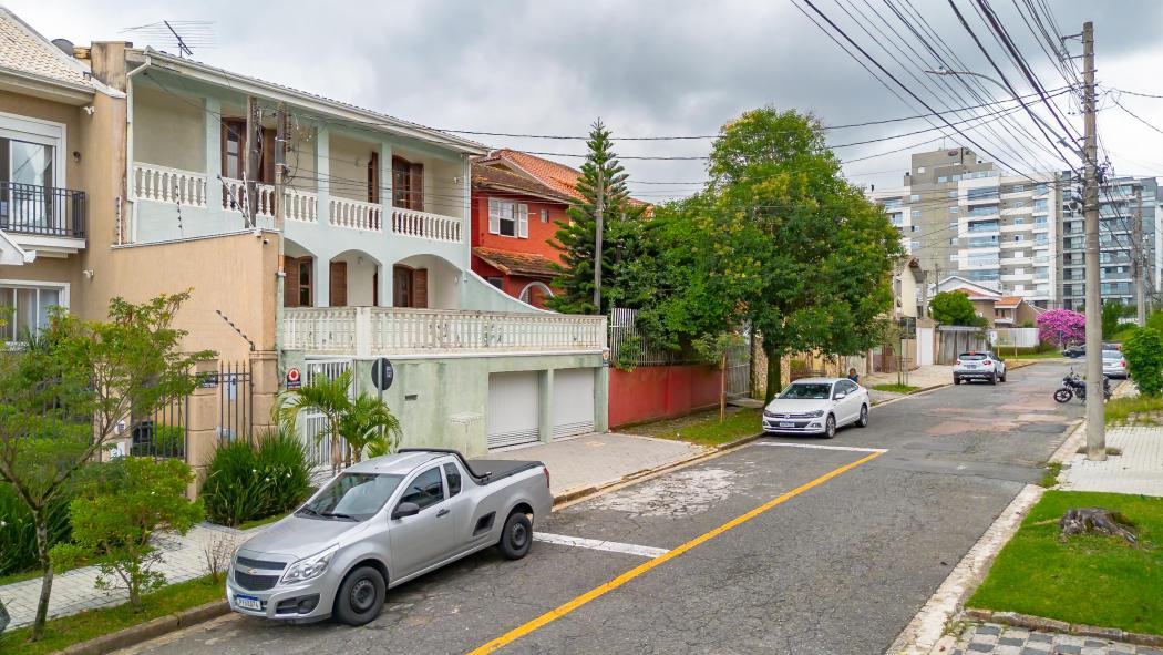 Casa em CURITIBA - PR, no bairro VILA IZABEL - Referência V00028-AL0F