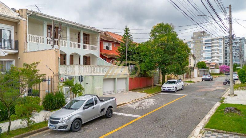 Casa em CURITIBA - PR, no bairro VILA IZABEL - Referência V00028-AL0F