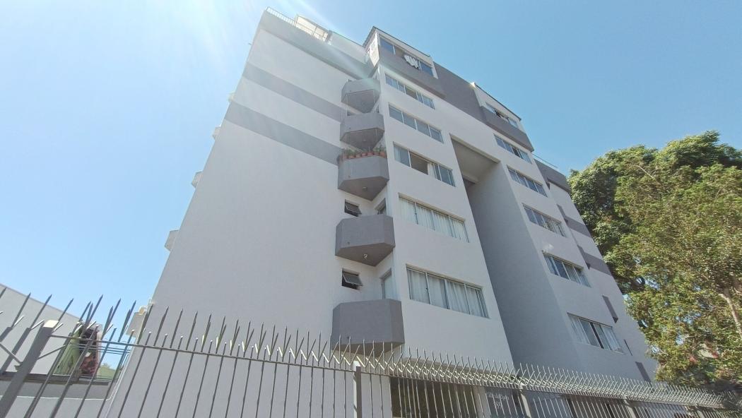  - Vende apartamento 2 quartos, com sacada. Bairro Cristo Rei, Curitiba, PR. R$ 390.000,00